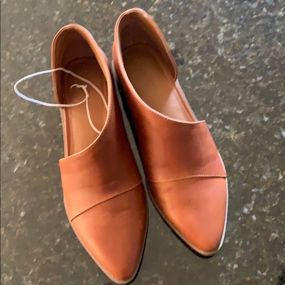Universal Thread Shoes - Universal thread. Wenda style in cognac